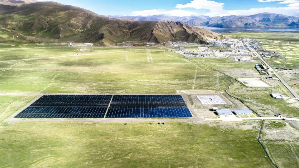 太陽雨集團大型太陽能平板集熱器創世界紀錄，集熱效率世界領先！