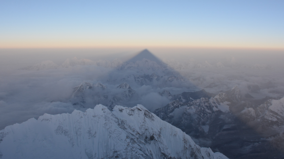 極地挑戰｜人類首次登頂珠峰70周年，太陽雨空氣能采暖機又一次站在“世界之巔”